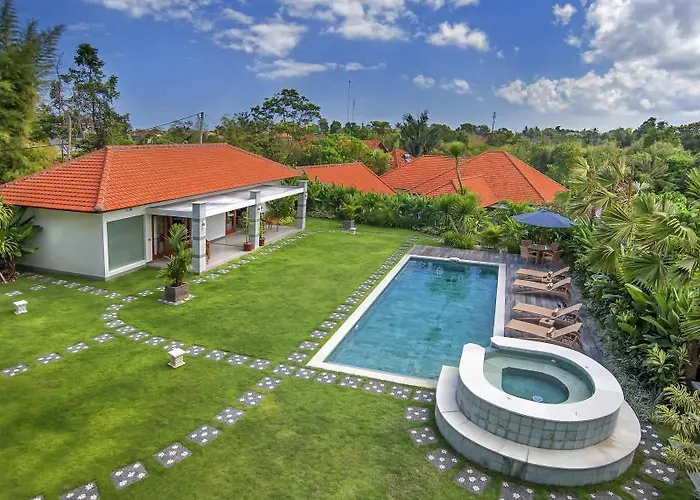 Villa Yenian By Finder *